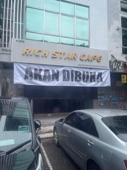 Rich Star Cafe Signboard