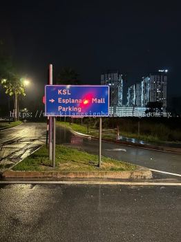 DIRECTIONAL ROAD SIGNAGE ISNTALLED AT KLANG