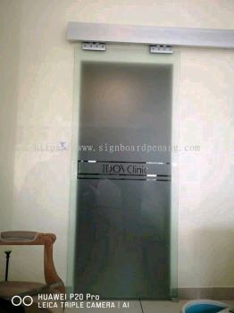 Ido's Clinic frosted sticker at bandar botanic bukit tinggi klang