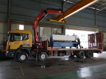 Lorry Crane Rental For Relocation Machine Cutter