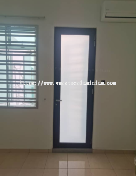 SWING DOOR 