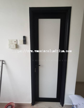 SWING DOOR 