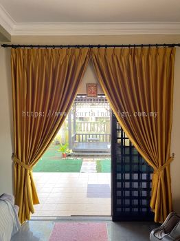 Wooden Rod With Double Pleat Curtain