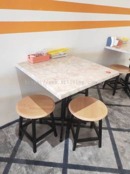 Square Onyx Table with Rocket Leg + XL Wooden Stool Set