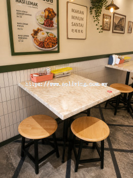 Square Onyx Table with Rocket Leg + XL Wooden Stool Set
