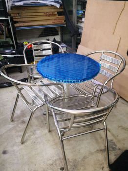 Aluminium Table Set with Armrest Chair