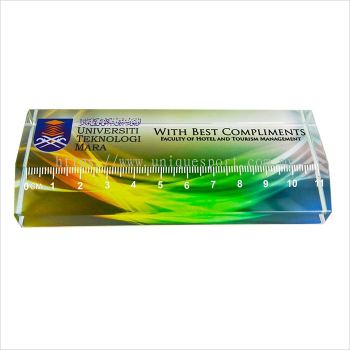 8211 - CYSTAL PAPER WEIGHT