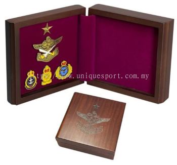 ARMY PLAQUE (Pg 341-342)