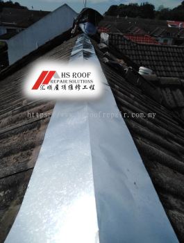 Zinc Layer Underneath Roof Ridge