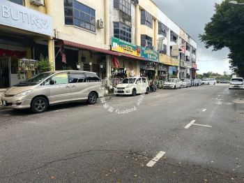 [FOR SALE] 3 Storey Shop Office At Taman Semarak, Kulim