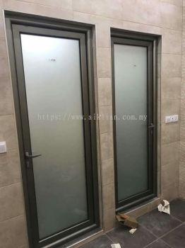 OFFICE TOILET SWING DOOR| klang,setia alam,shah alam,cyberjaya,damansara,petaling jaya,bentong,dengkil,banting,jenjarom,subang