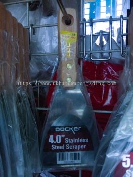 DOCKER STAINLESS STEEL SCRAPER (WOOD HANDLE)