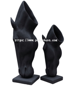 FRP Fiberglass Creative Nordic Horse Head Ornaments, Modern Simple Living Room Decorations, Hotel Black Sandstone Flower Arrangement, Floor-Standing Decorations 创意北欧马头摆件现代简约客厅装饰品酒店黑砂岩插花器落地摆设 Hiasan Kepala Kuda Nordic Yang Kreatif, Hiasan Ruang Tamu Ringkas Moden, Gubahan Bunga Batu Pasir Hitam Hotel, Hiasan Berdiri Di Lantai