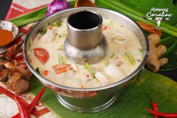 Tomyam Chicken With Coconut Milk