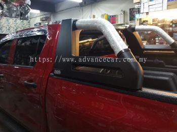 HILUX ROOL BAR