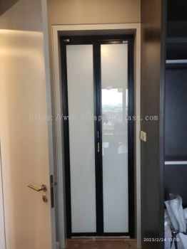 Bifold door - GLASS