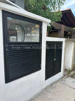 Louvers door