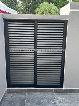 Louvers door