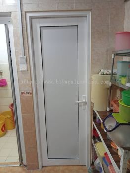 Swing door