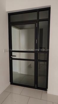 Swing door