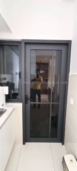 Swing door