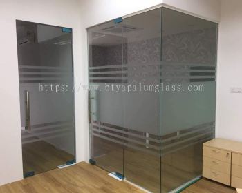 Tempered Glass Partition