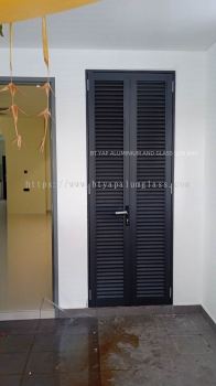 Louvers door