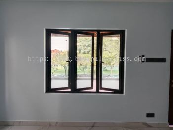 Multipoint Casement Window