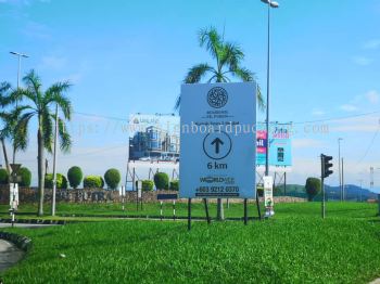 Worldwide Roard Direction signage at Kajang Kuala Lumpur 