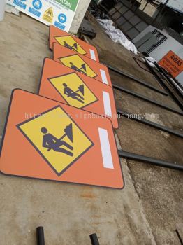 ROADWORK AHEAD SIGNAGE AT PUCHONG | PETALING JAYA | SHAH ALAM | KLANG | TELOK PANGLIMA GARANG | SEPANG