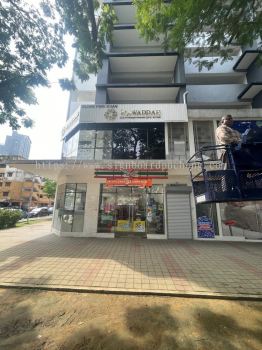 CLINIC CORNER SHOPLOT STAINLESS STEEL 3D BOXUP SIGNBOARD INSTALLATION AT KUALA LUMPUR | PUCHONG | PETALING JAYA | KLANG