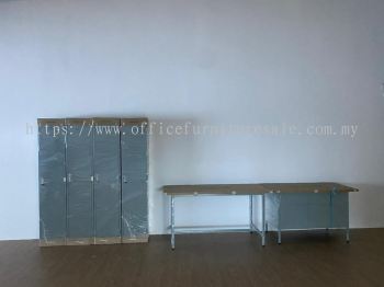 @ 1 COMPARTMENT LOCKER, 4' SINGLE PEDESTAL DESK, 5' UTILITY TABLE ~ TMN PERIND. PUTRA, PUCHONG