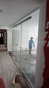 12mm Tempered Glass Sliding Door Shah Alam | Sliding Door Contractor Shah Alam | 玻璃承包商 Shah Alam