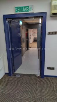 12mm Tempered Glass Swing Door Shah Alam | Swing Door Contractor Shah Alam