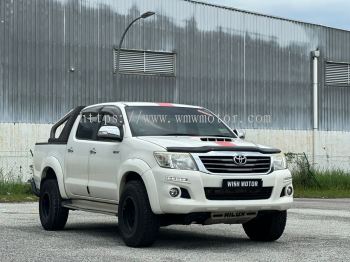 TOYOTA HILUX 2.5 MANUAL YM 2016 USED CAR