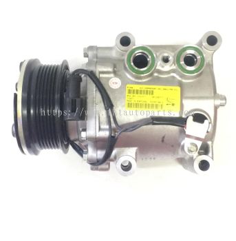 FORD FIESTA V FOCUS HATCHBACK TRANSIT CONNECT COMPRESSOR  8FK 351 113 311 BEHR HELLA OEM