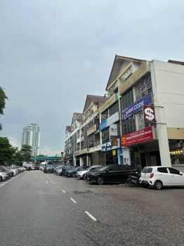 Taman Molek ,Johor Bahru @ 3 Storey Shoplot FOR RENT