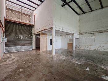 Johor Jaya, Jalan Seroja Johor Bahru @ 1.5 Storey Terrace Factory FOR RENT