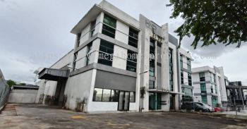 Mount Austin, Jalan Mutiara Emas 5 @3 Storey Cluster Factory FOR RENT