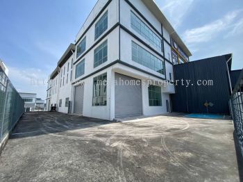 Taman Impian Emas, Kawasan Perindustrian Selatan @ 3 storey Cluster Factory  FOR RENT