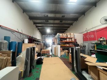Mount Austin , Jalan Mutiara Emas @ Single storey terrace factory FOR RENT