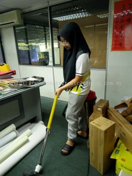 Office Corner Vacuuming & Carpet Edge Cleaning