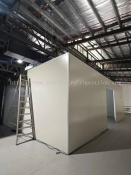 Install Pir Sandwich Panel Processing Room