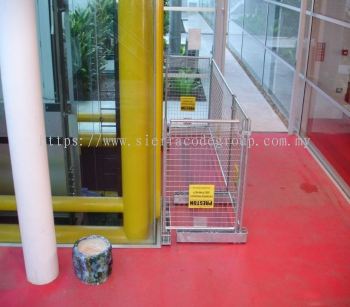 Super Barrier Modular Construction Site Barrier System