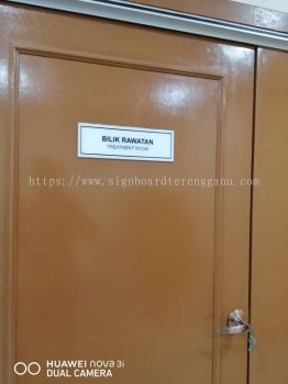 DOOR SIGNAGE ACRYLIC POSTER FRAME ACRYLIC SIGNAGE IN TERENGGANU DUNGUN