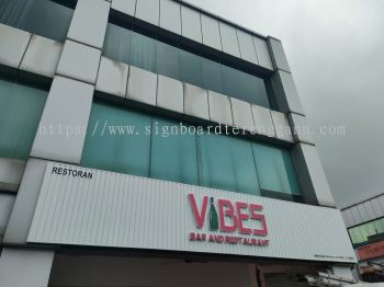 VIBES OUTDOOR ALUMINIUM PANEL BASE CEILING PANEL 3D LED BOX UP LETTERING SIGNBOARD SIGNAGE AT AIR PUTIH KUANTAN PAHANG MALAYSIA