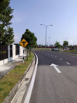 PAPAN TANDA JALAN DI TAMAN PERUMAHAN KUANTAN