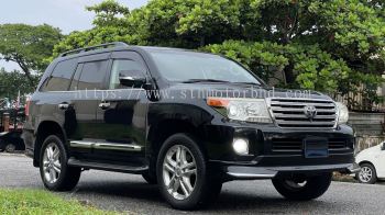 2012 Toyota LandCruiser 4.6 ZX - Full Options - Exterior in Solid Black over Black interior - 318HP & 460Nm - Coolbox - Sunroof - Three Zone Seating (8 seaters) - Full Leather interior - Dark Brown Wood Grain Trim - Front Radar System - Blind Spot Monitor - Heated & Ventilated Front Seats - 4-zone AC Climate - Rear Centre Entertainment - Adjustable Suspension and more...