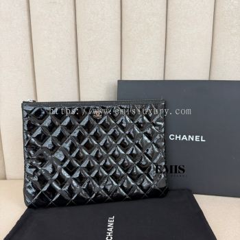 Chanel Patent O case Medium- Preloved Luxury Bag