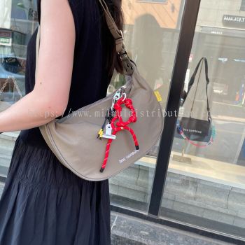 Embroidered Half Moon Cross Bag [Beige]